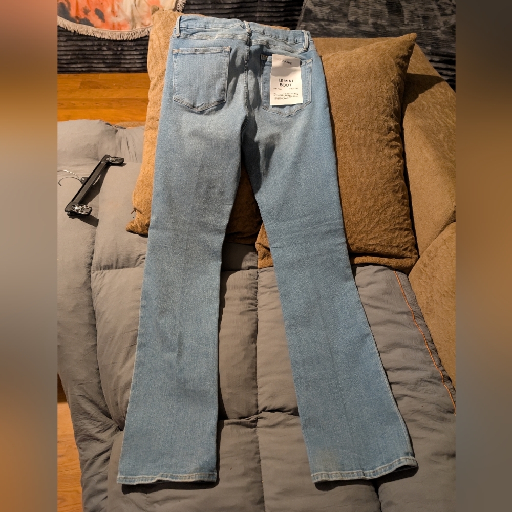 FRAME DENIM MINI BOOT JEANS IN ZUNI WASH.NWT! - Picture 11 of 17